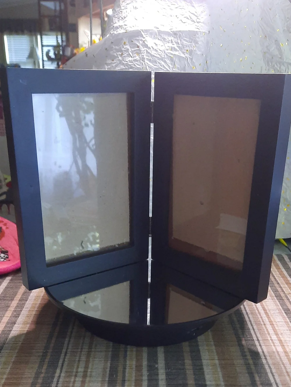 Black Bi-Fold Picture Display Frame